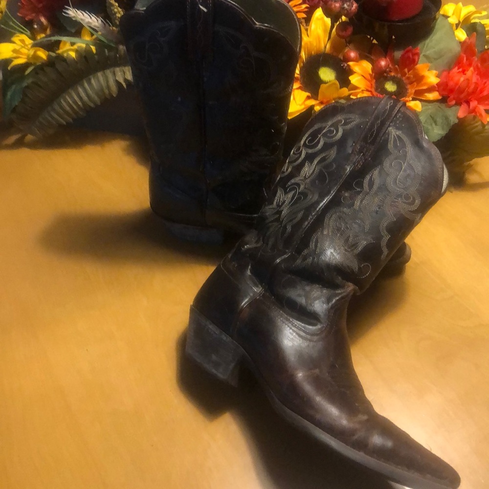 Women’s Ariat Cowboy Boots US7